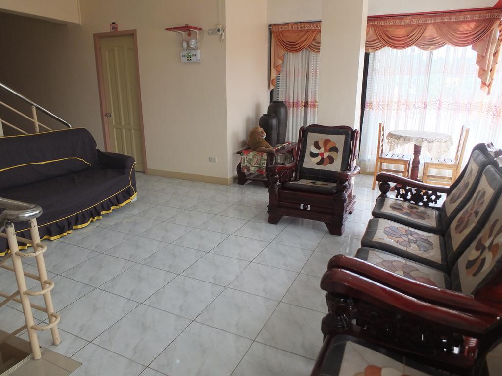 Constrell Pension House Tagbilaran Extérieur photo