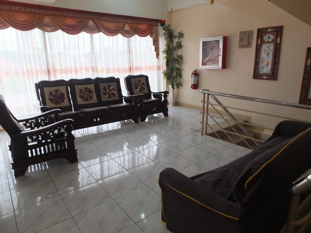Constrell Pension House Tagbilaran Extérieur photo