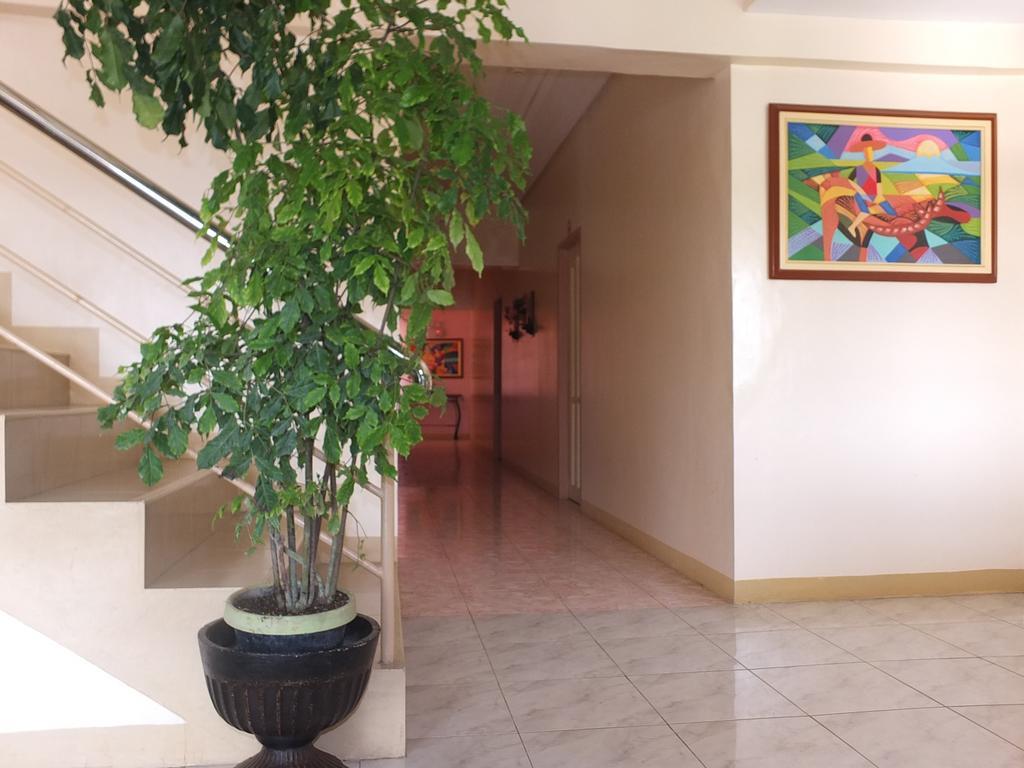Constrell Pension House Tagbilaran Extérieur photo