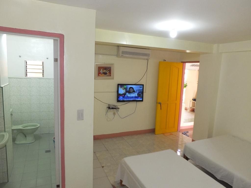 Constrell Pension House Tagbilaran Extérieur photo
