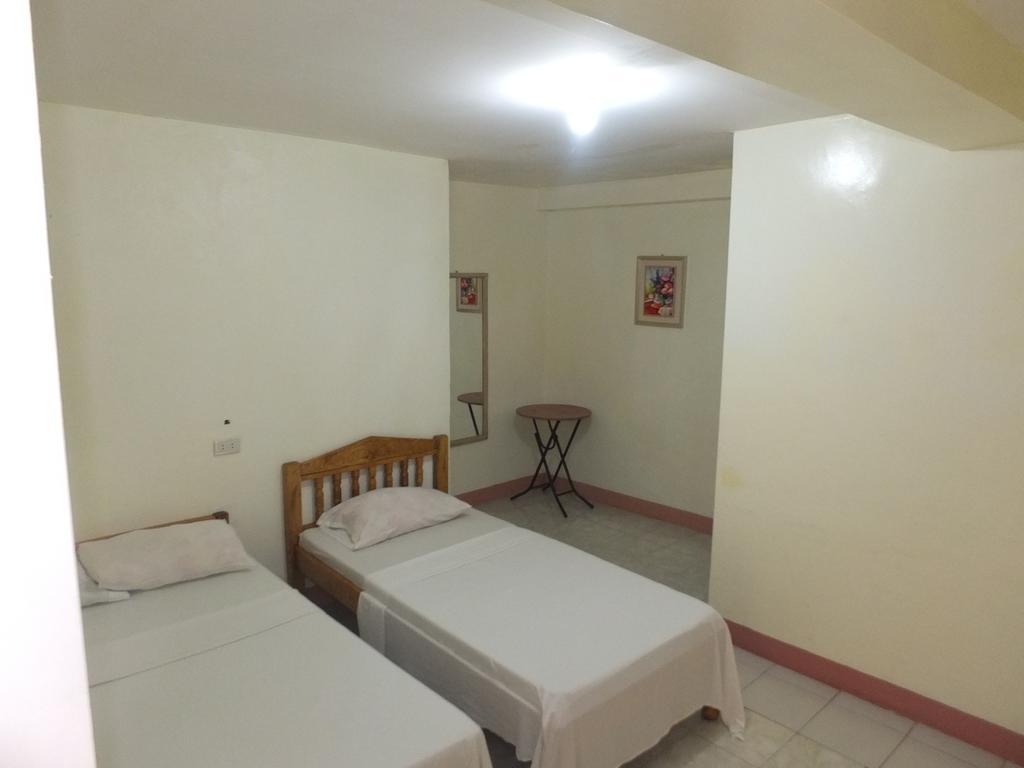 Constrell Pension House Tagbilaran Extérieur photo