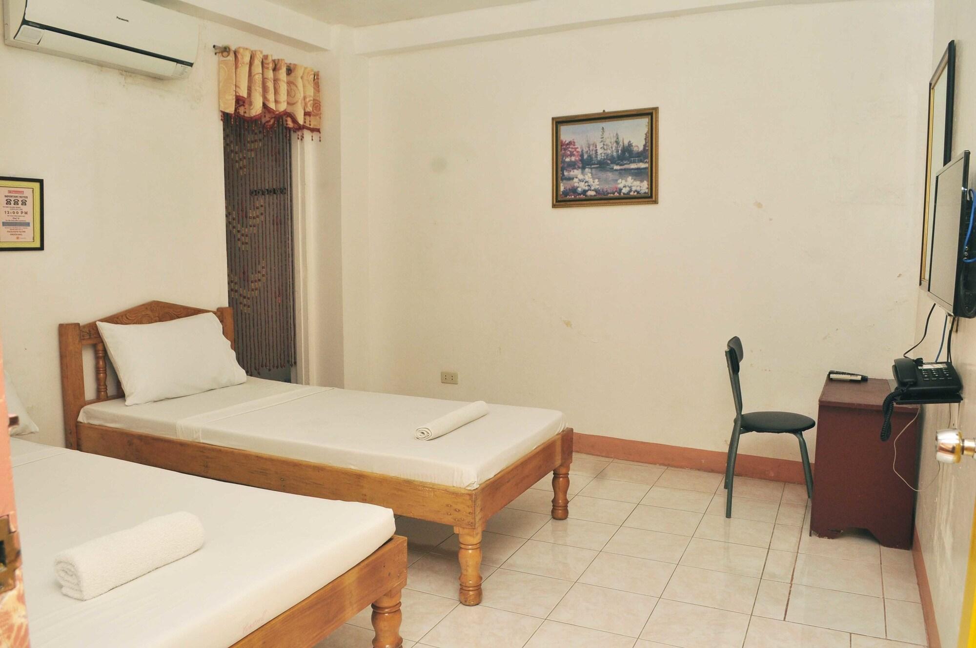Constrell Pension House Tagbilaran Extérieur photo