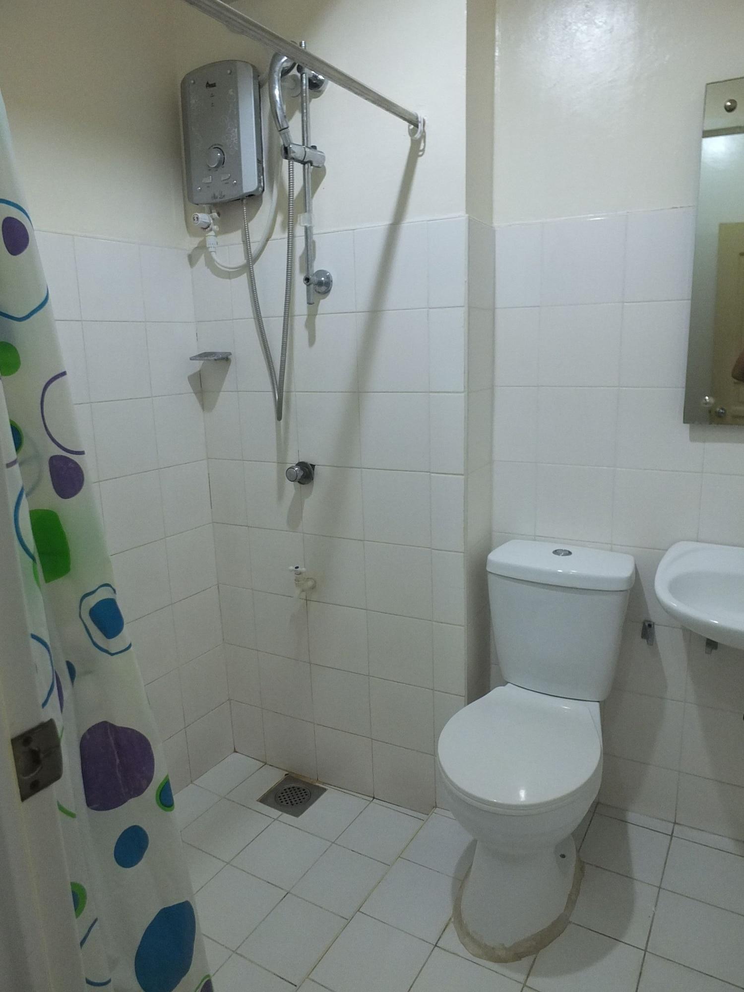 Constrell Pension House Tagbilaran Extérieur photo