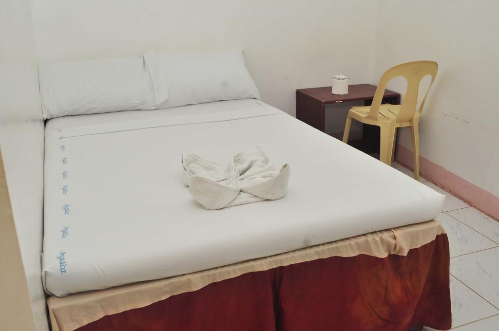 Constrell Pension House Tagbilaran Extérieur photo