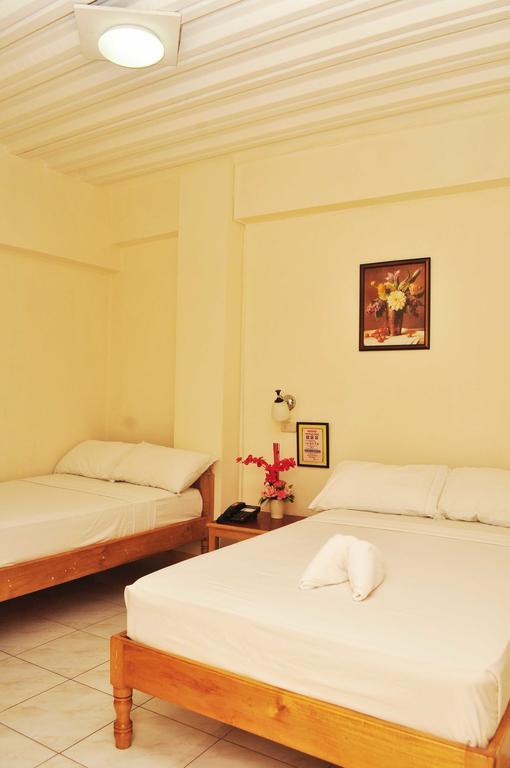 Constrell Pension House Tagbilaran Extérieur photo