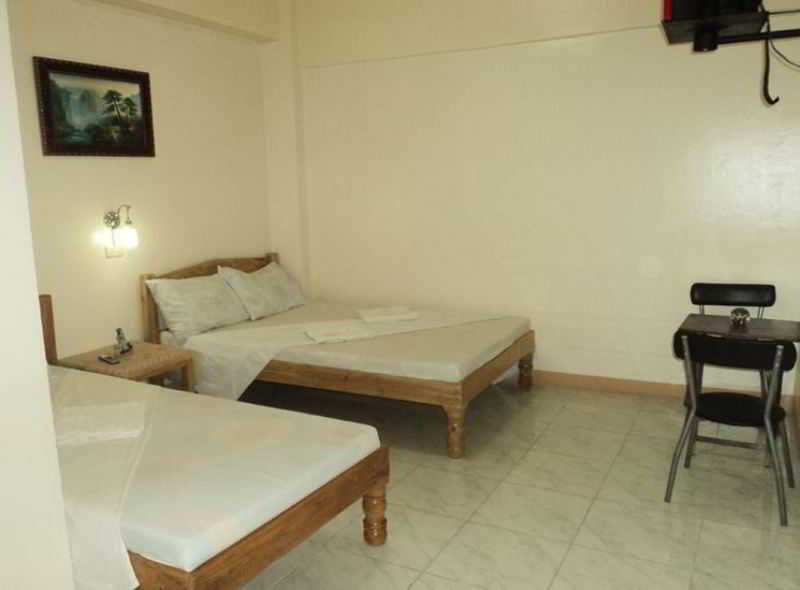 Constrell Pension House Tagbilaran Extérieur photo