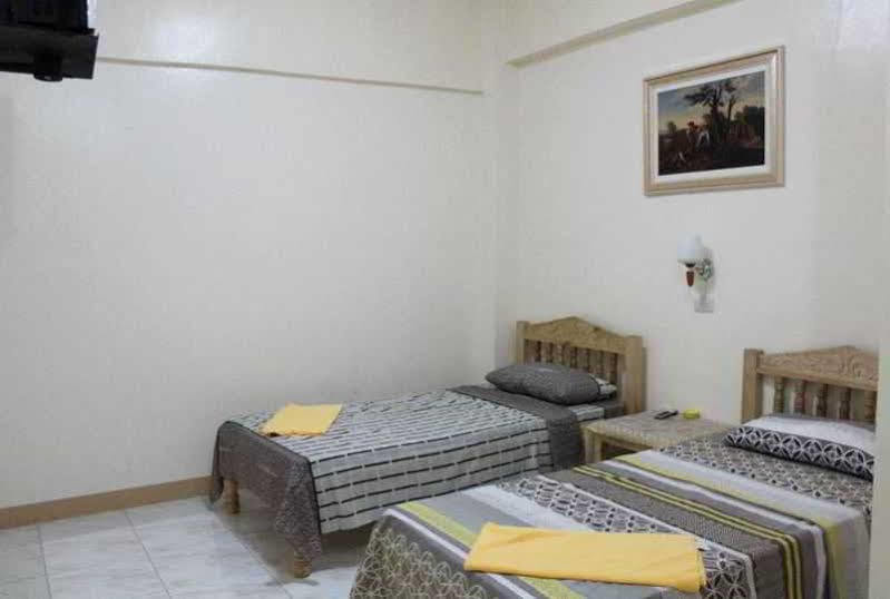Constrell Pension House Tagbilaran Extérieur photo