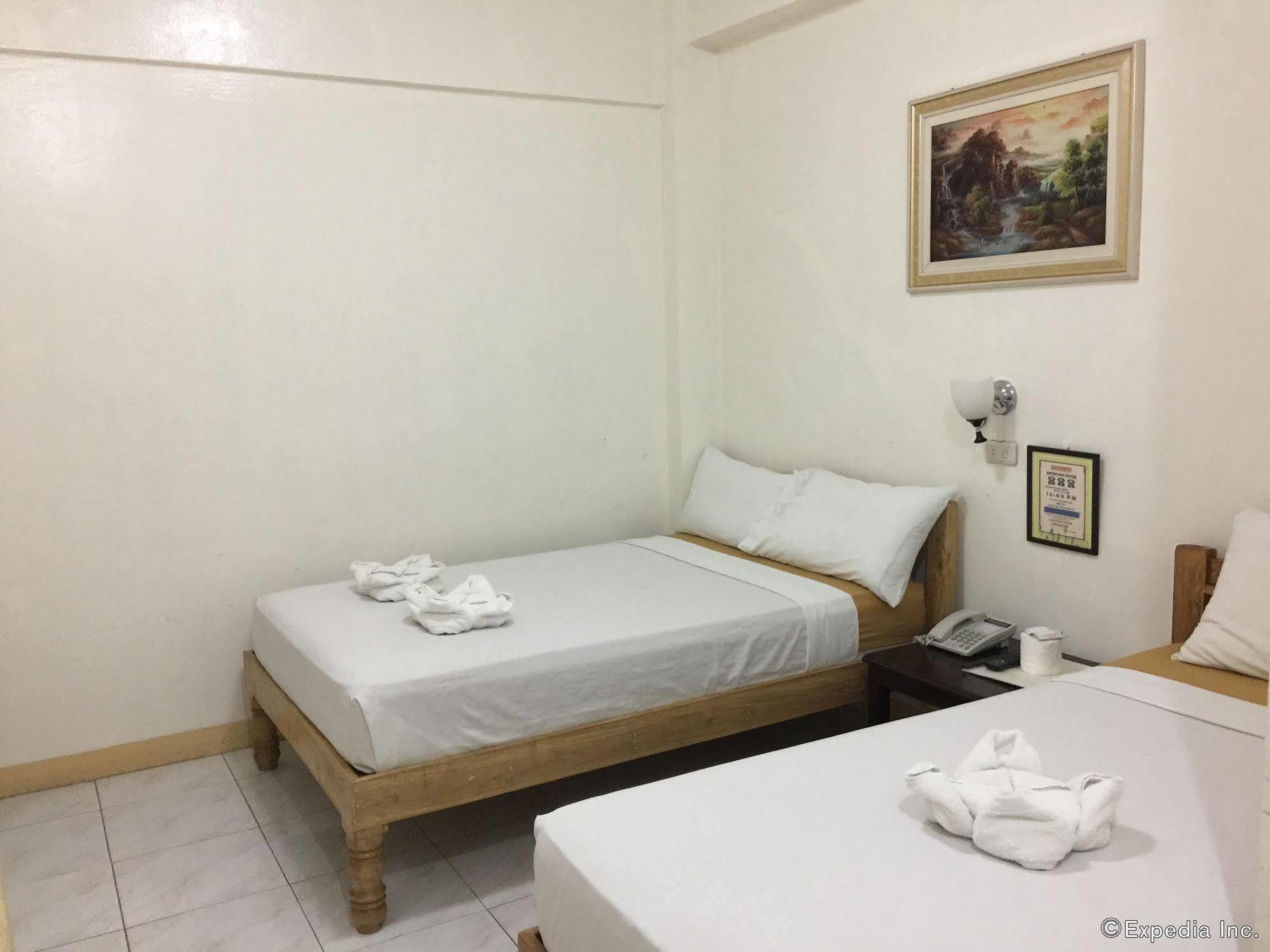 Constrell Pension House Tagbilaran Extérieur photo