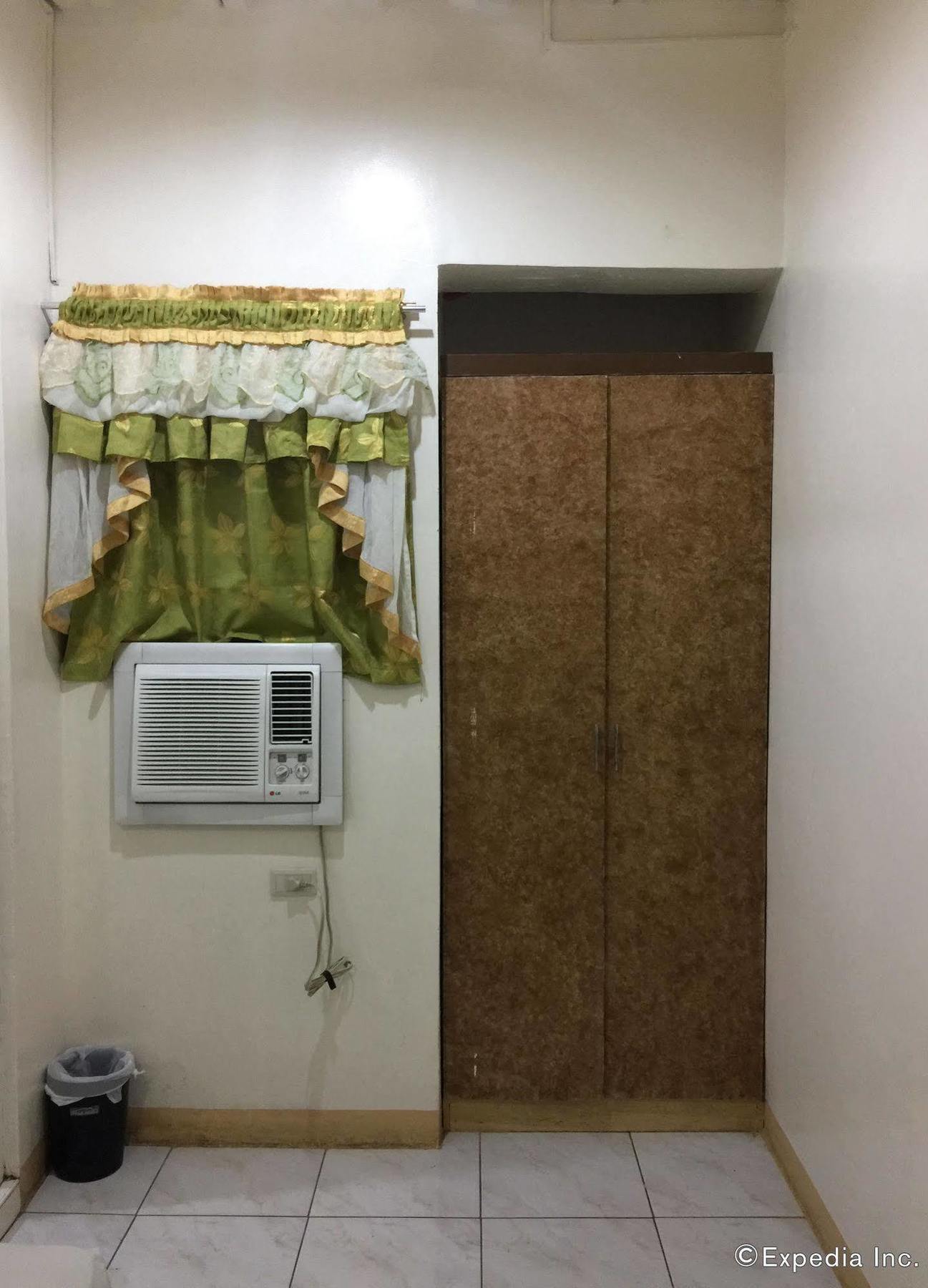 Constrell Pension House Tagbilaran Extérieur photo