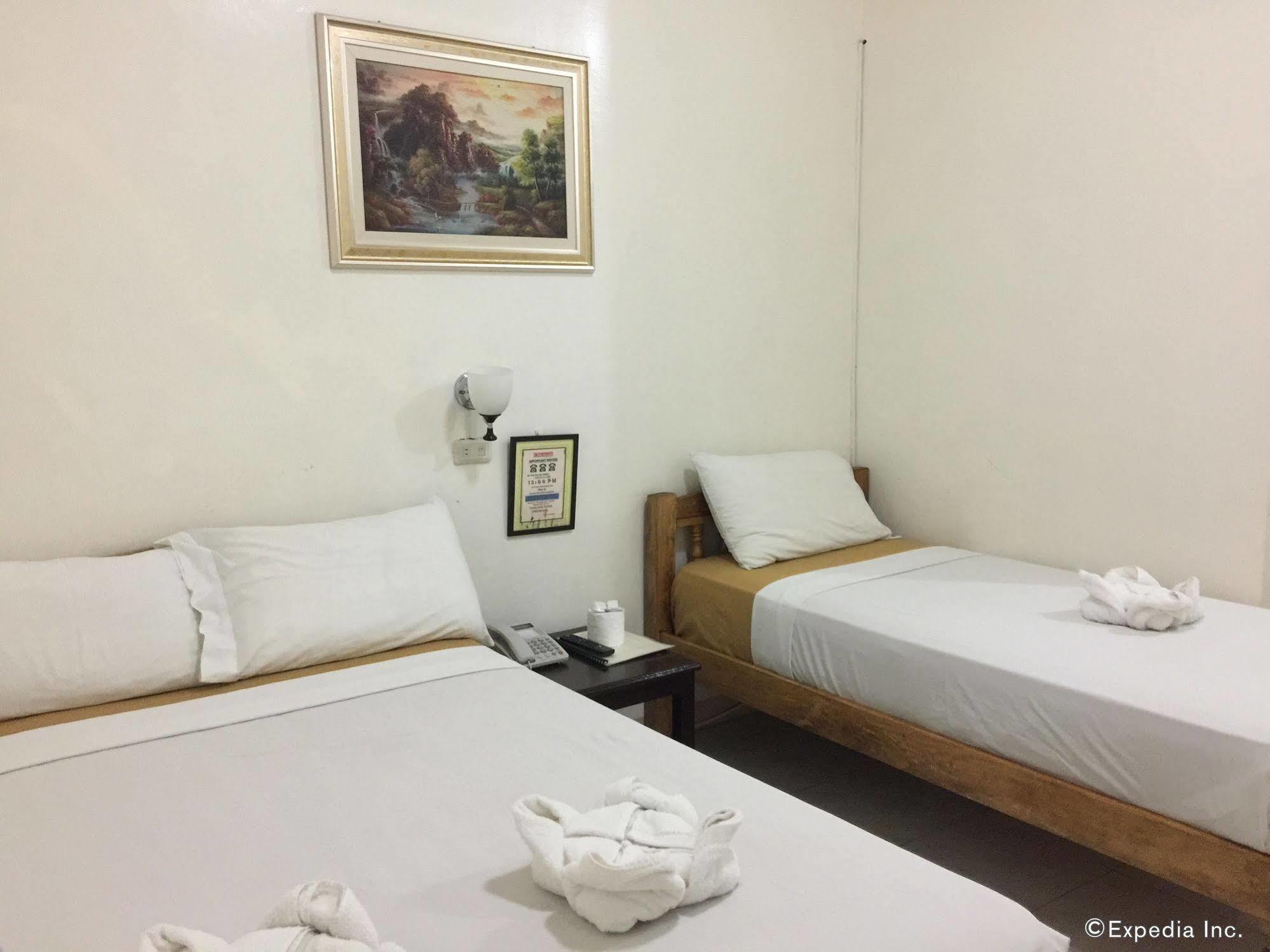 Constrell Pension House Tagbilaran Extérieur photo