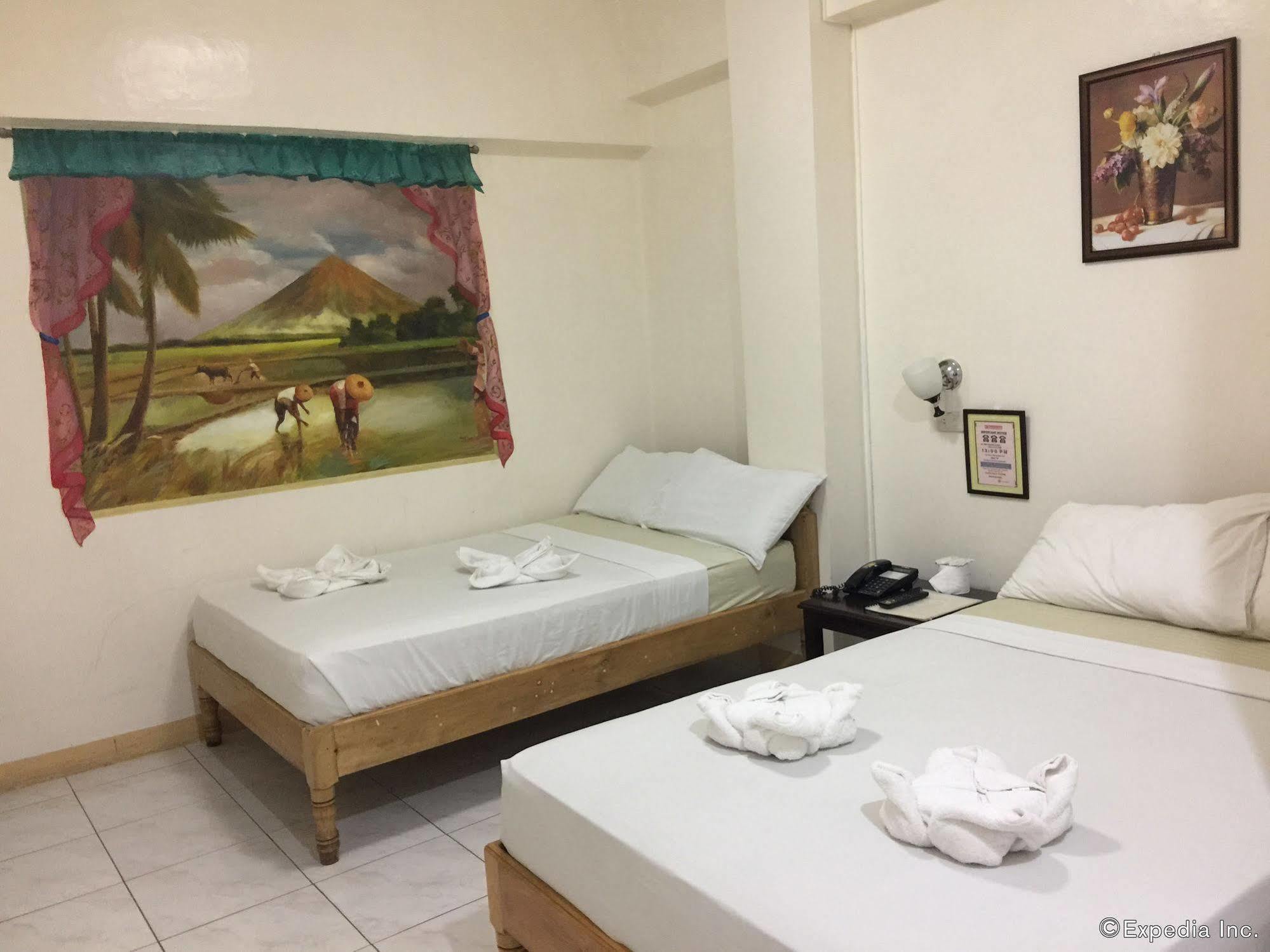 Constrell Pension House Tagbilaran Extérieur photo