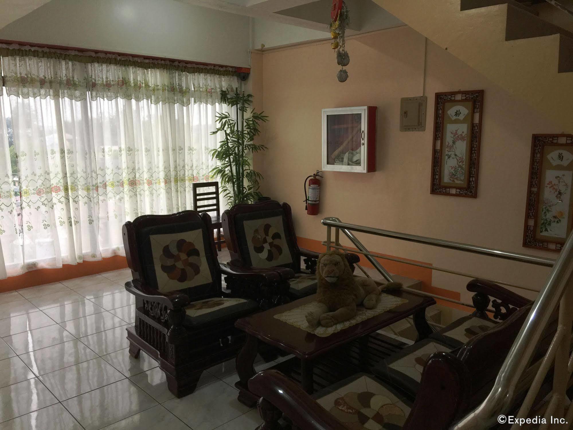Constrell Pension House Tagbilaran Extérieur photo