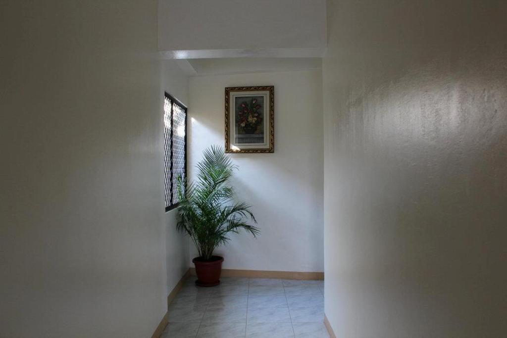 Constrell Pension House Tagbilaran Extérieur photo